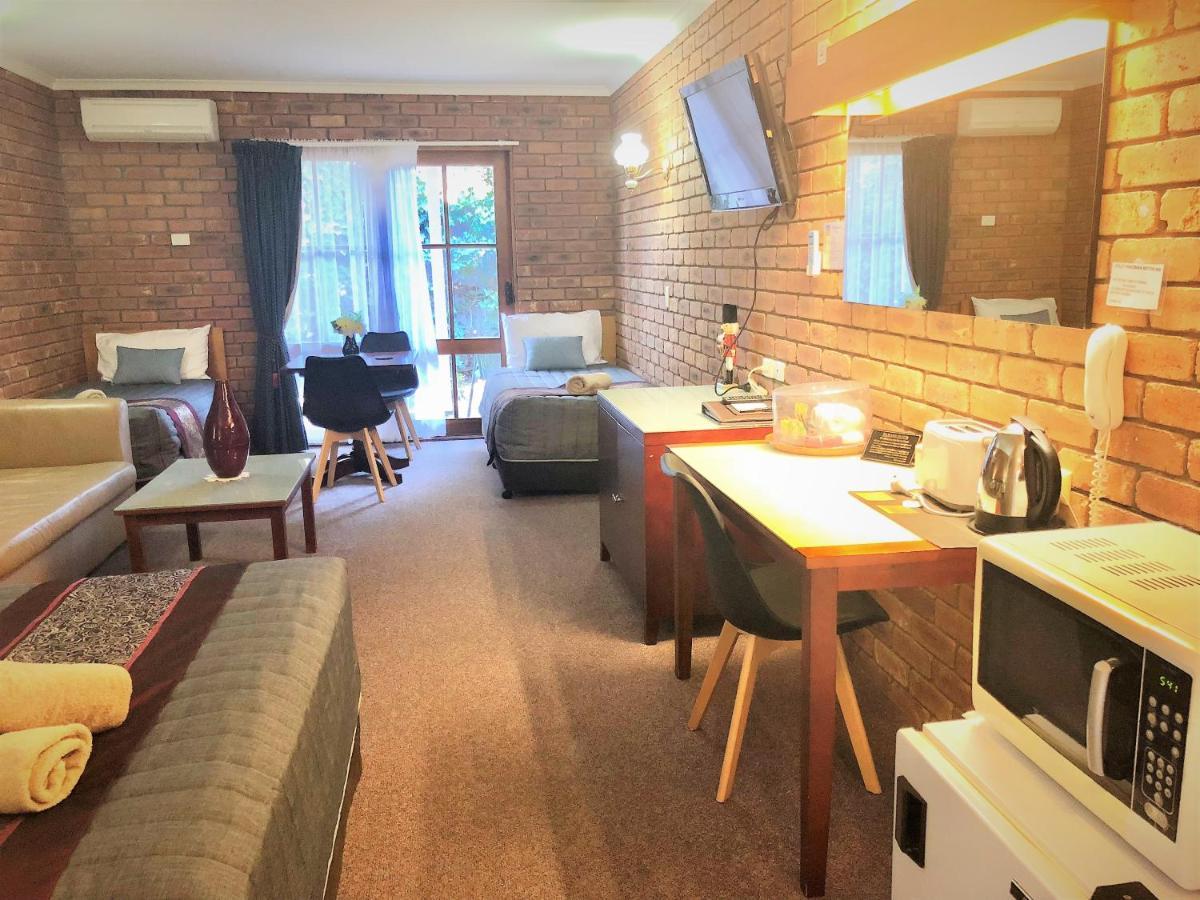 Jolly Swagman Motor Inn Euroa Exterior photo
