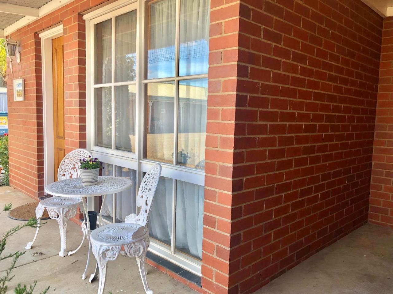 Jolly Swagman Motor Inn Euroa Exterior photo